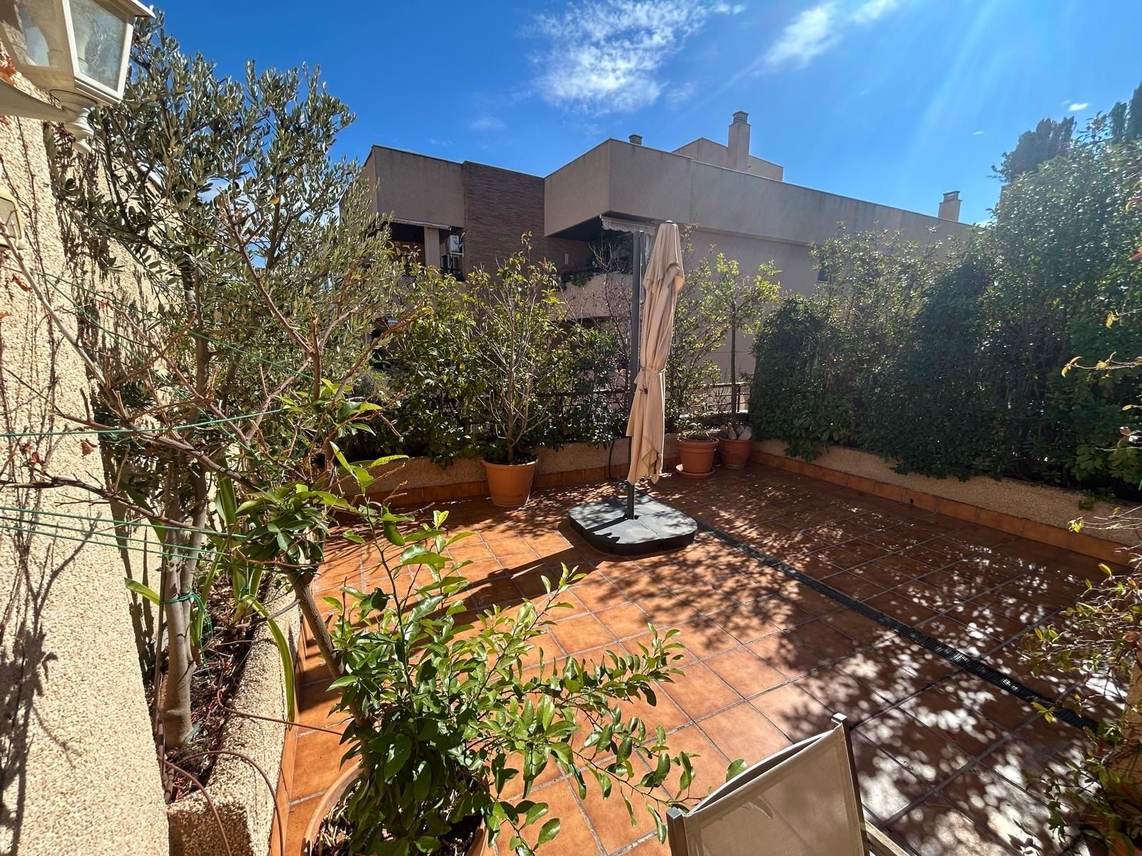 Terraza de Ático de alquiler en  Granada Capital con Aire acondicionado, Terraza y Balcón