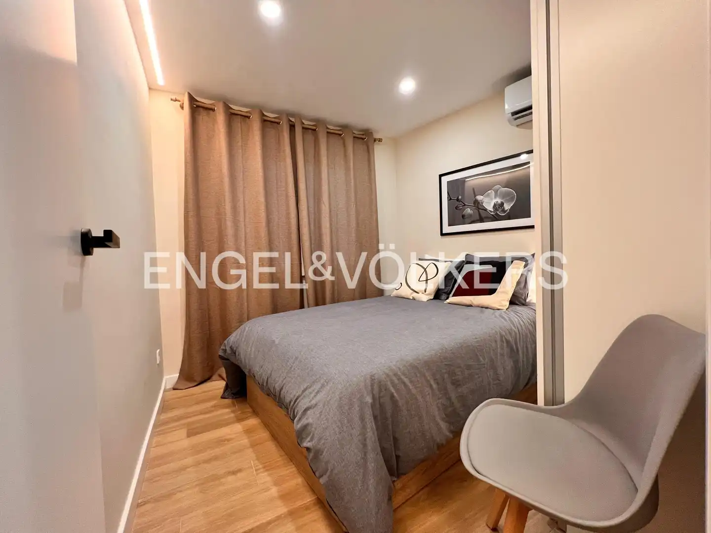 Habitación de Apartamento de alquiler en Madrid con Aire acondicionado, Calefacción y Amueblado