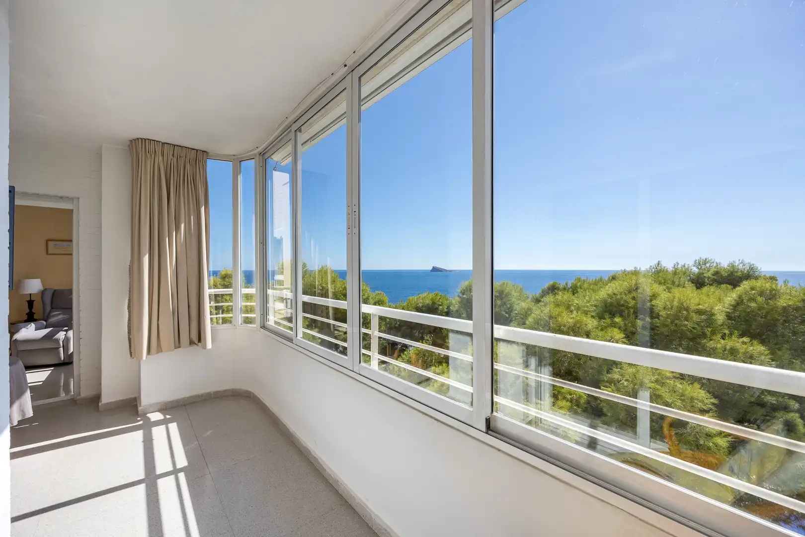Flat with pool for sale in Playa de Poniente, imagen 2