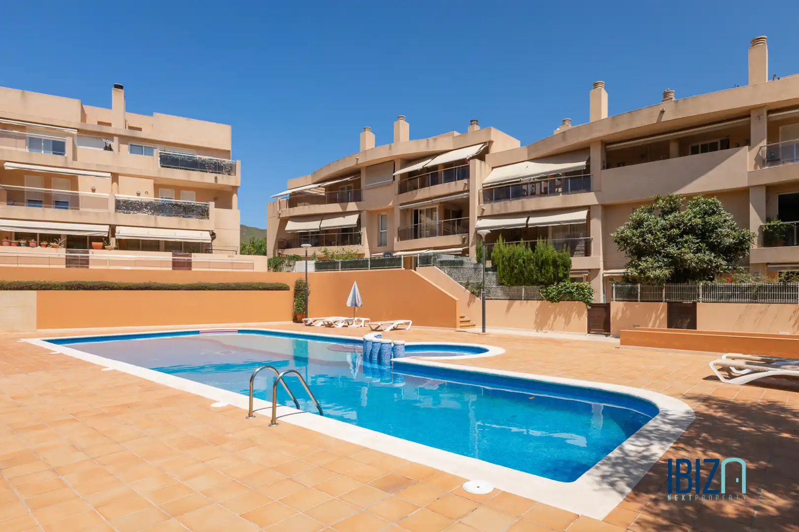 Schwimmbecken von Wohnung zum Verkauf in Eivissa mit Klimaanlage, Heizung und Terrasse