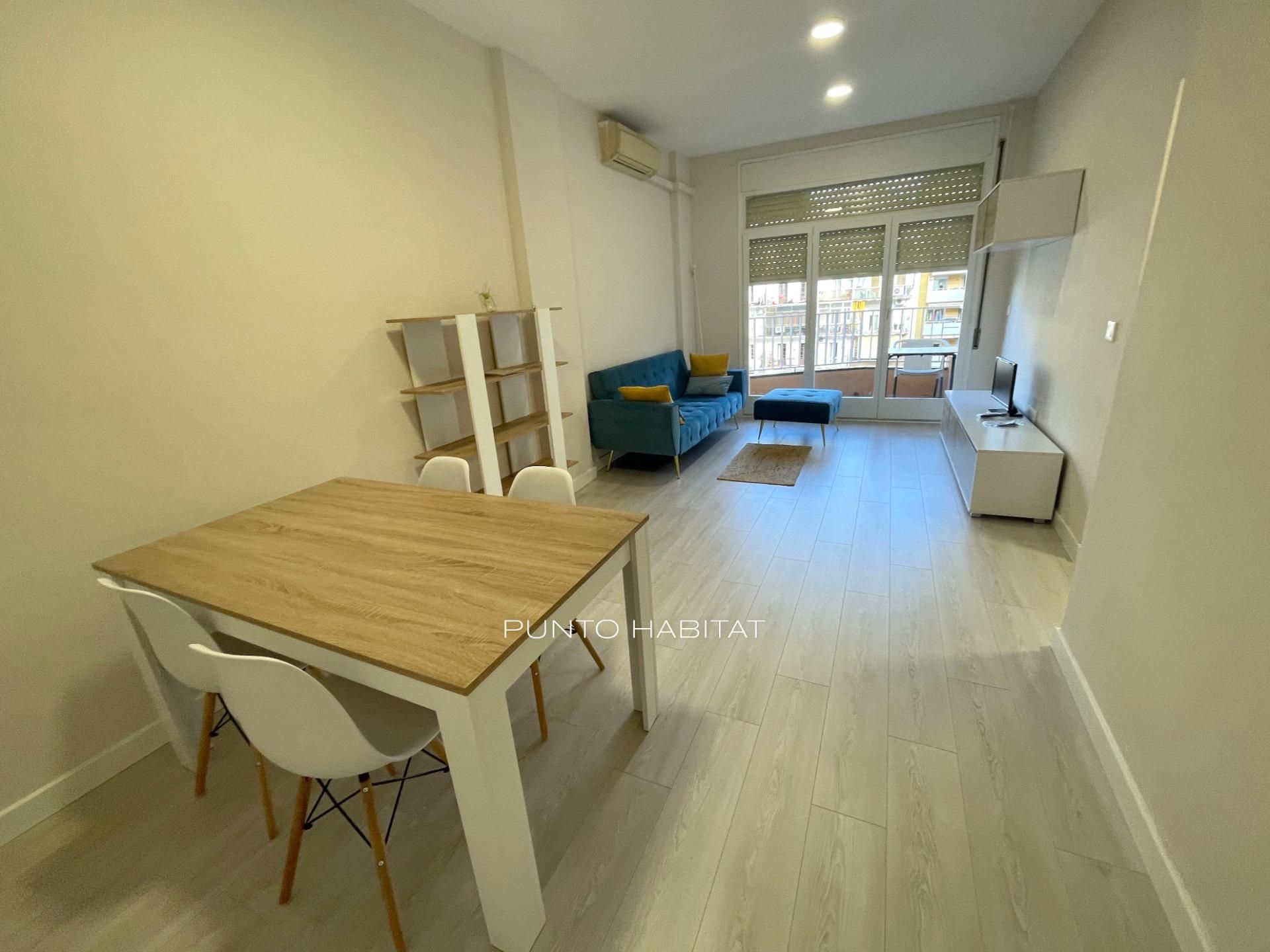 Sala d'estar de Pis de lloguer en  Barcelona Capital amb Aire condicionat, Calefacció i Parquet