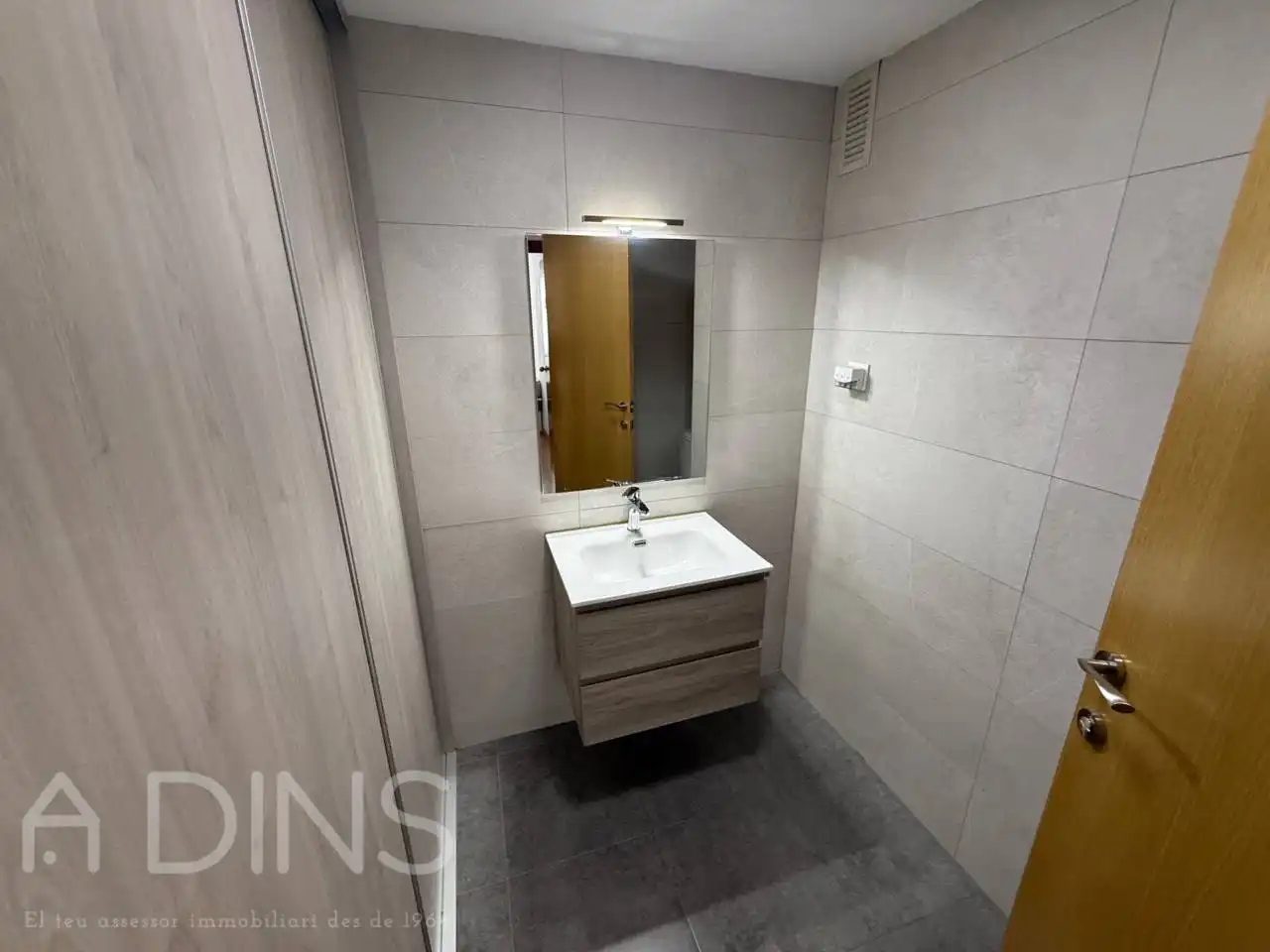 Flat with lift to rent in Calle Avda. Rivoli, imagen 11