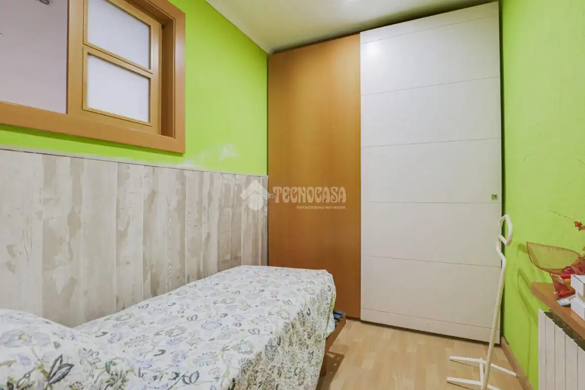 Bedroom of Flat for sale in Terrassa  with Air Conditioner, Heating and Terrace