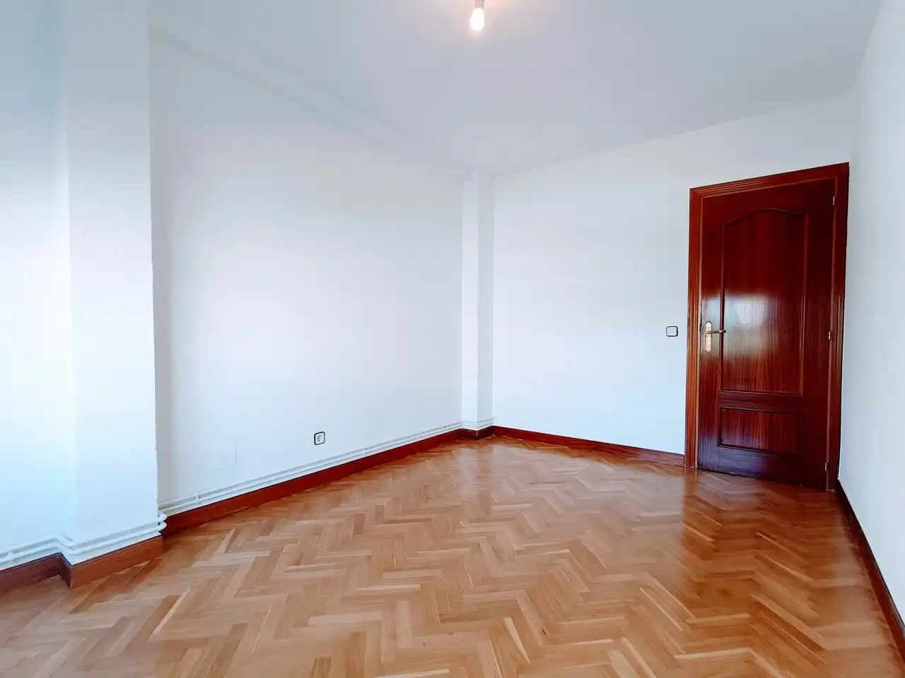 Piso de alquiler en ISLA DE JAVA, Tres Olivos - Valverde