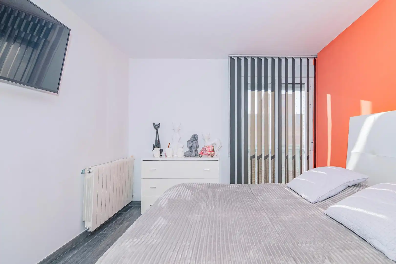 Bedroom of Flat for sale in Granada  with Air Conditioner, Heating and Furnished