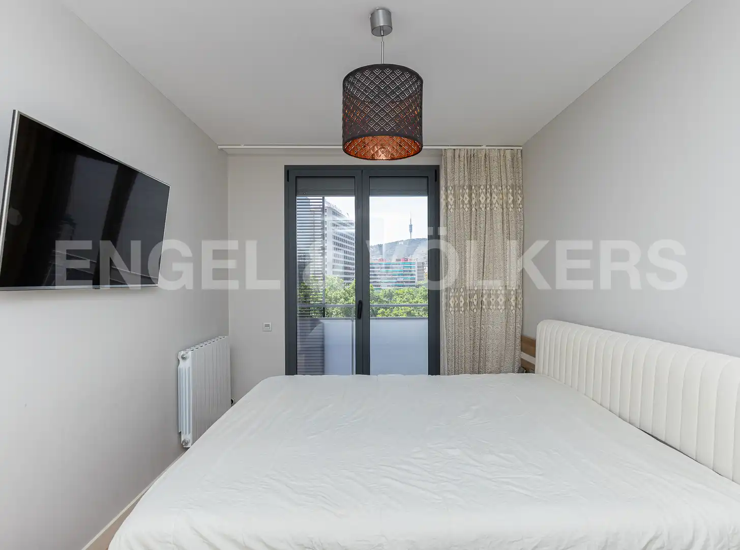 Schlafzimmer von Dachboden zum Verkauf in Barcelona mit Klimaanlage, Heizung und Parkett