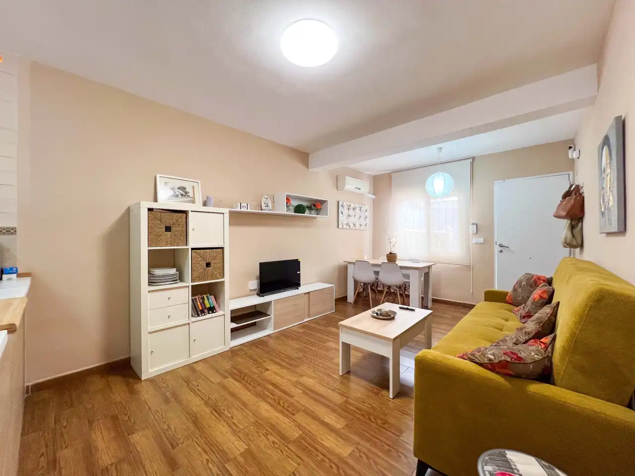 Sala d'estar de Casa o xalet en venda en Torrevieja amb Aire condicionat, Calefacció i Terrassa