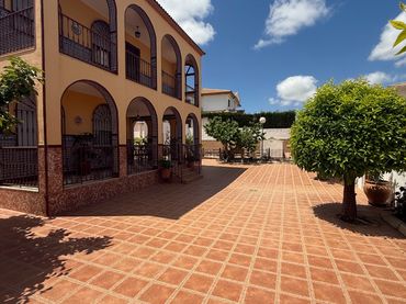 Detached house with balcony for sale in Mancha Real