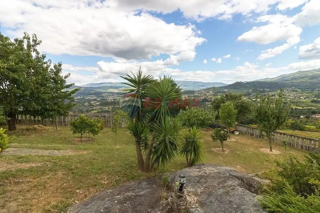 Casa o xalet en venda en As Neves   amb Calefacció, Jardí privat i Parquet