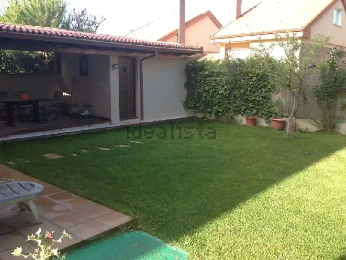 Jardí de Casa o xalet en venda en Magaz de Pisuerga amb Piscina i Balcó