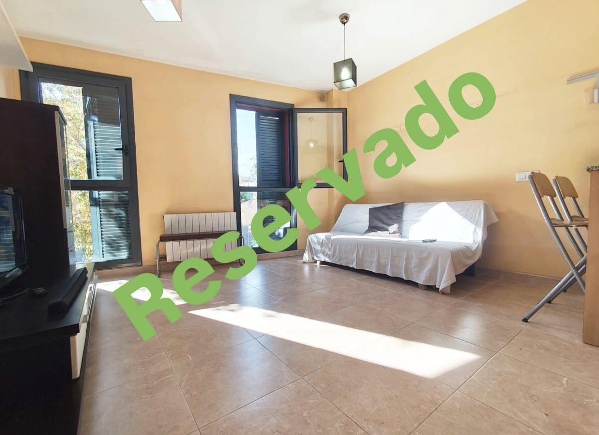 Sala d'estar de Pis en venda en Abrera amb Calefacció, Parquet i Forn