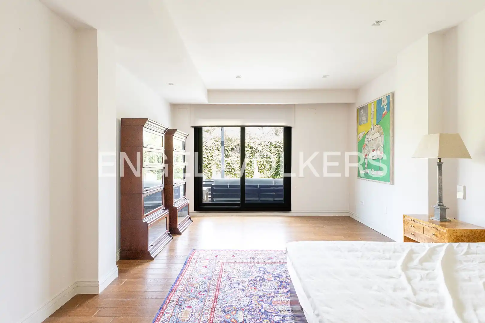 Dormitori de Apartament de lloguer en Madrid amb Aire condicionat, Calefacció i Jardí privat