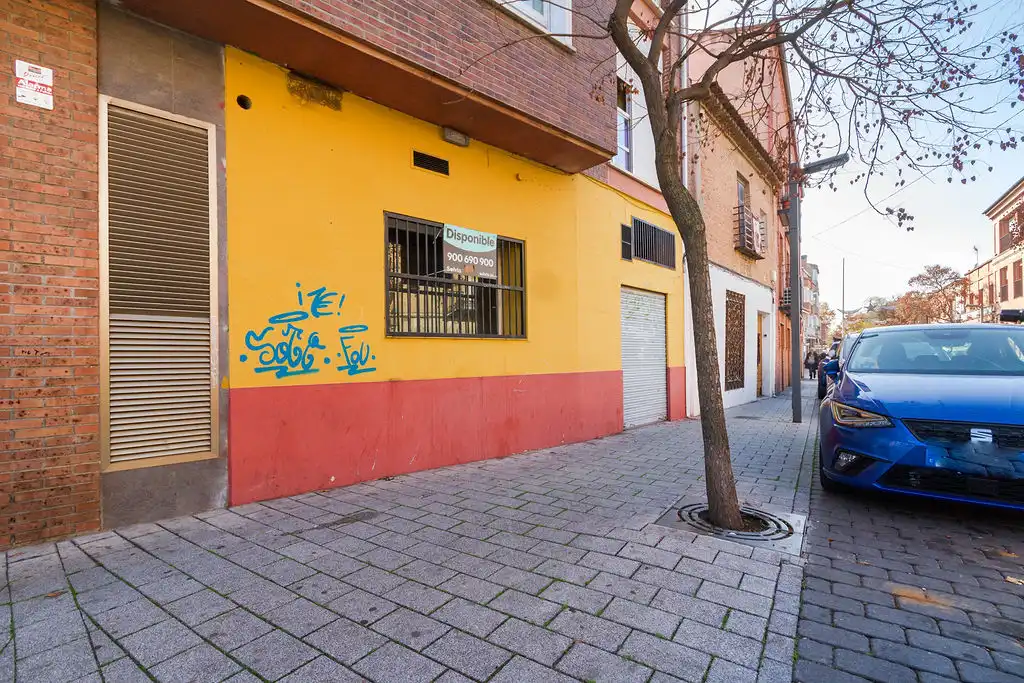 Vista exterior de Local en venta en Azuqueca de Henares