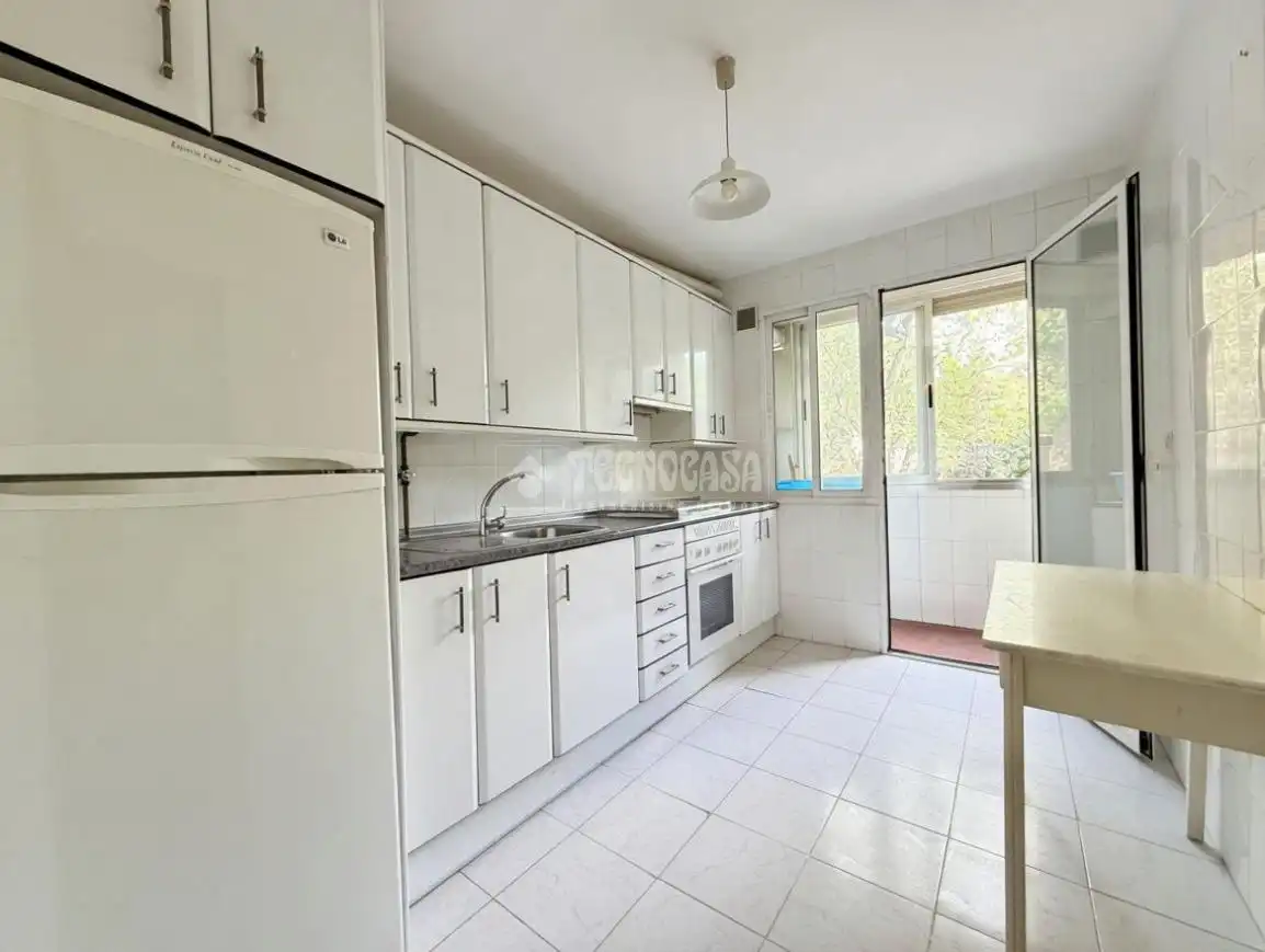 Küche von Wohnung zum Verkauf in Madrid mit Balkon