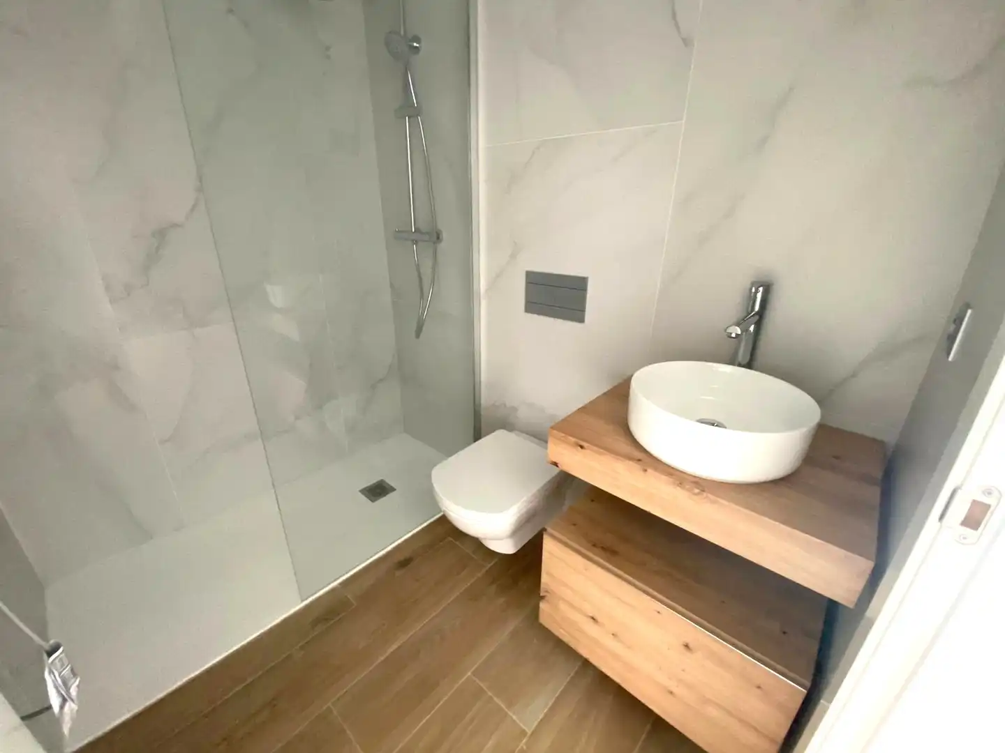 Bathroom of Flat for sale in Castro-Urdiales  with Heating, Parquet flooring and Terrace