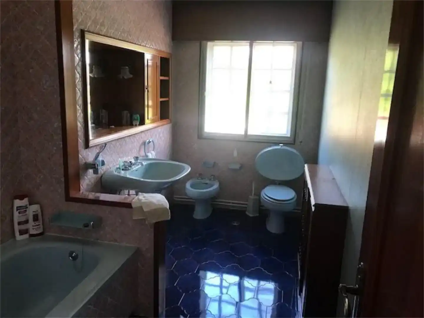 Baño de Casa o chalet de alquiler en Cabanas con Jardín privado, Parquet y Piscina