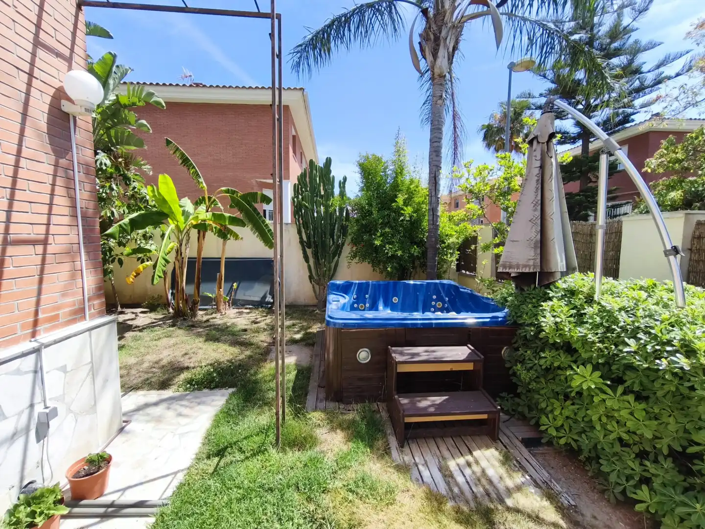 Garden of Houses for sale in Cambrils  with Air Conditioner, Heating and Private garden