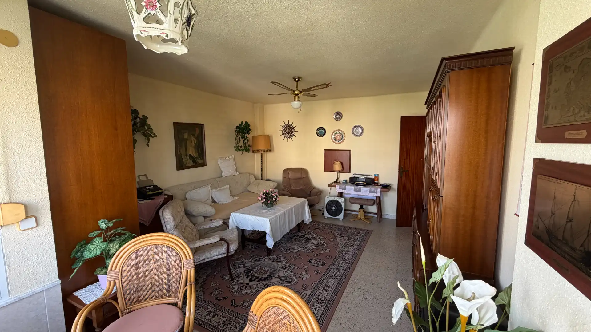 Wohnzimmer von Wohnungen zum Verkauf in Torrox mit Möbliert, Waschmaschine und Fernseher