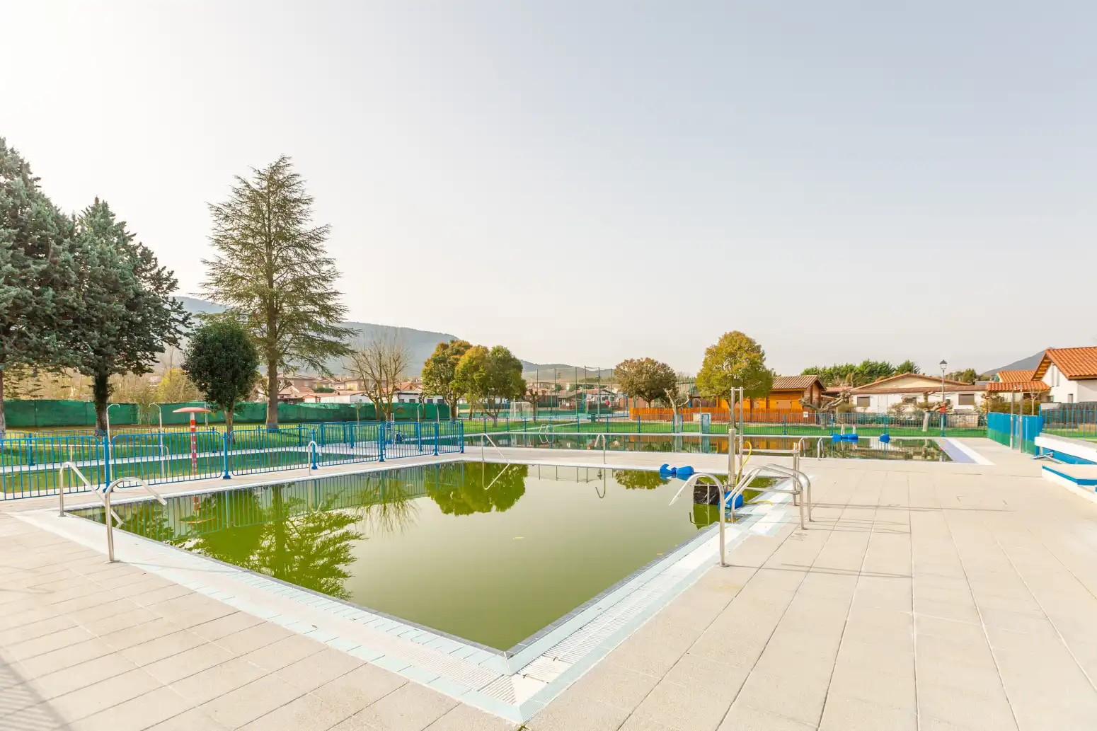 Piscina de Casa o chalet en venta en Ayegui / Aiegi con Aire acondicionado, Calefacción y Jardín privado