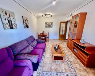 Sala d'estar de Apartament de lloguer en Villajoyosa / La Vila Joiosa amb Aire condicionat, Calefacció i Jardí privat