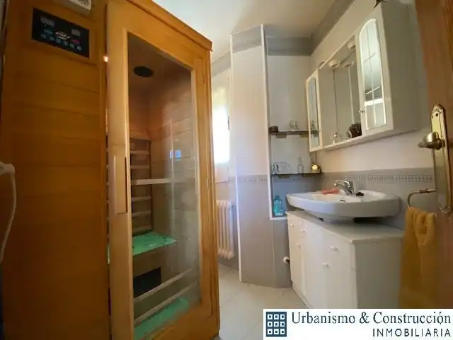 Bathroom of Attic for sale in Ciudad Real  with Air Conditioner, Heating and Private garden