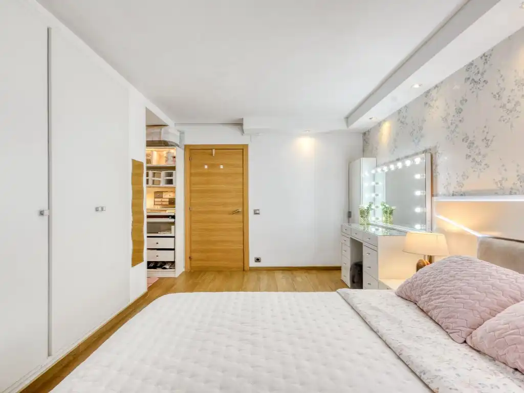 Bedroom of Flat for sale in Figueres  with Air Conditioner