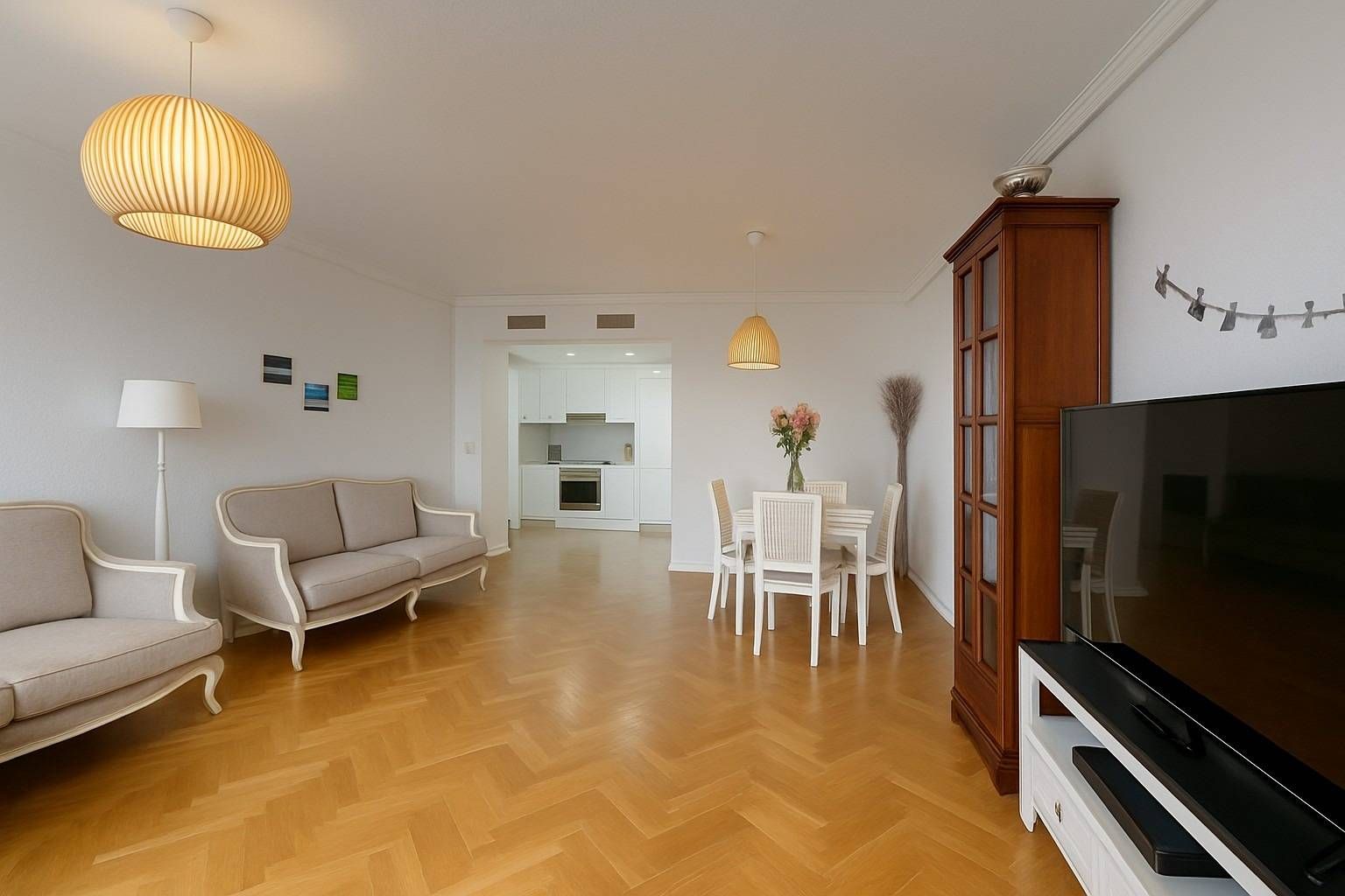 Living room of Flat for sale in San Sebastián de los Reyes  with Air Conditioner, Heating and Terrace