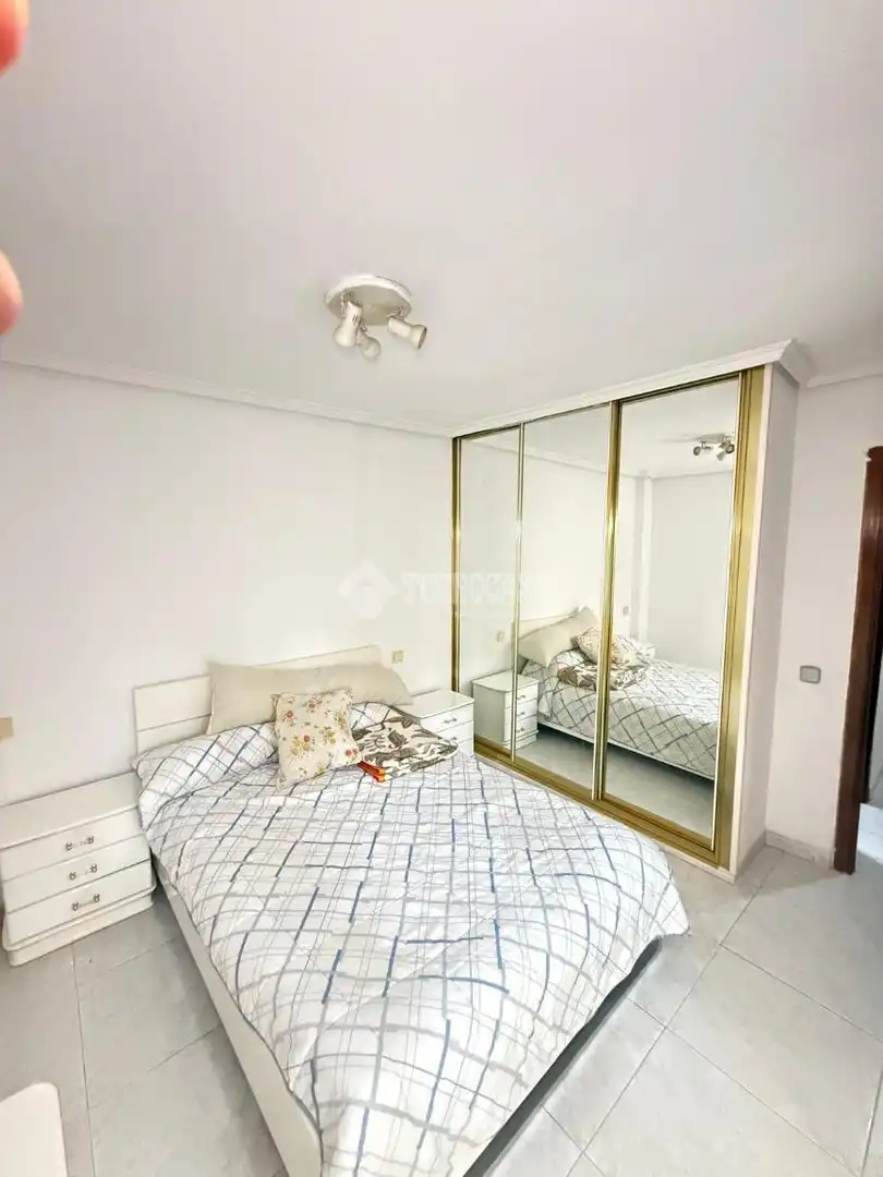 Habitación de Piso en venta en Fuenlabrada con Calefacción, Terraza y Amueblado
