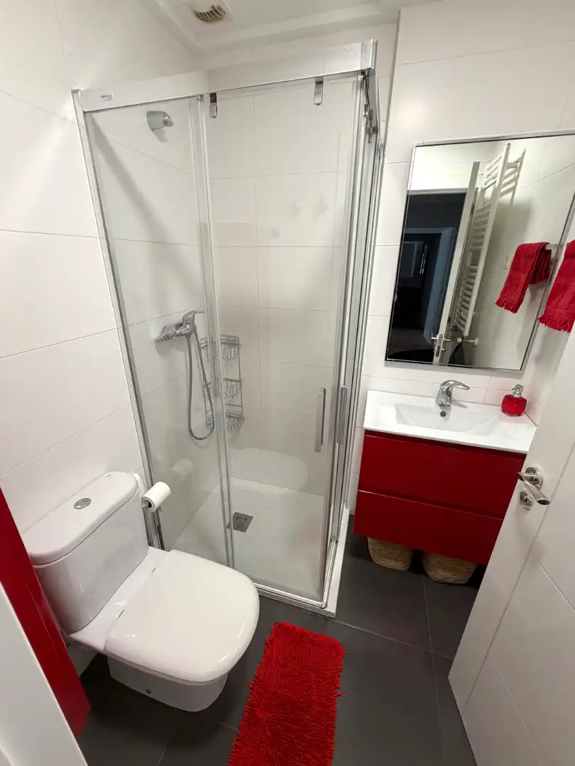 Baño de Piso en venta en Barakaldo  con Trastero, Amueblado y Balcón