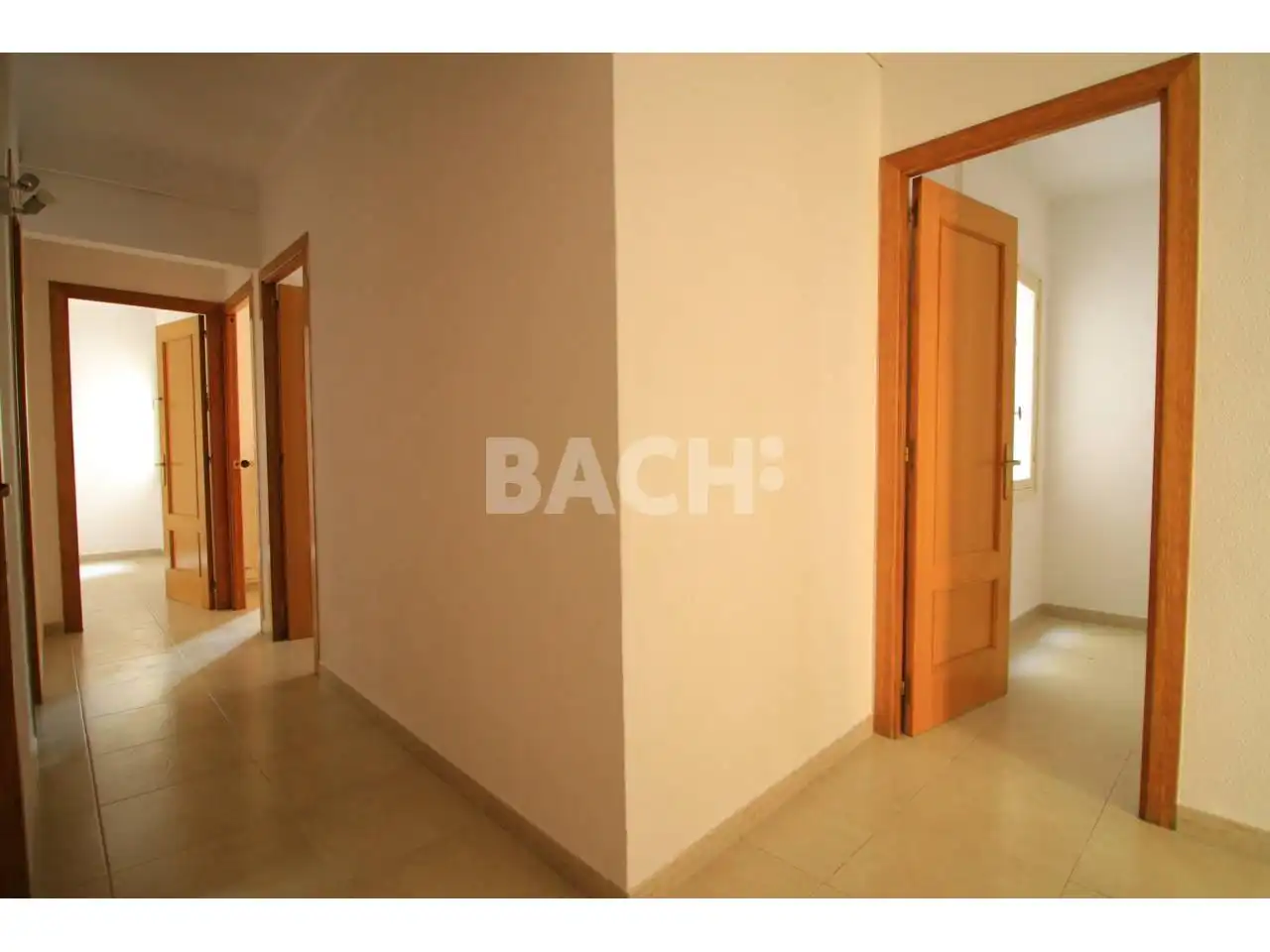 Flat for sale in Vic  with Heating and Balcony