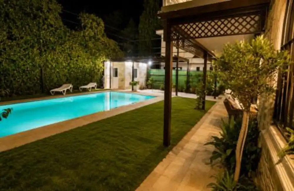Swimming pool of Houses for rent in Nueva Andalucía