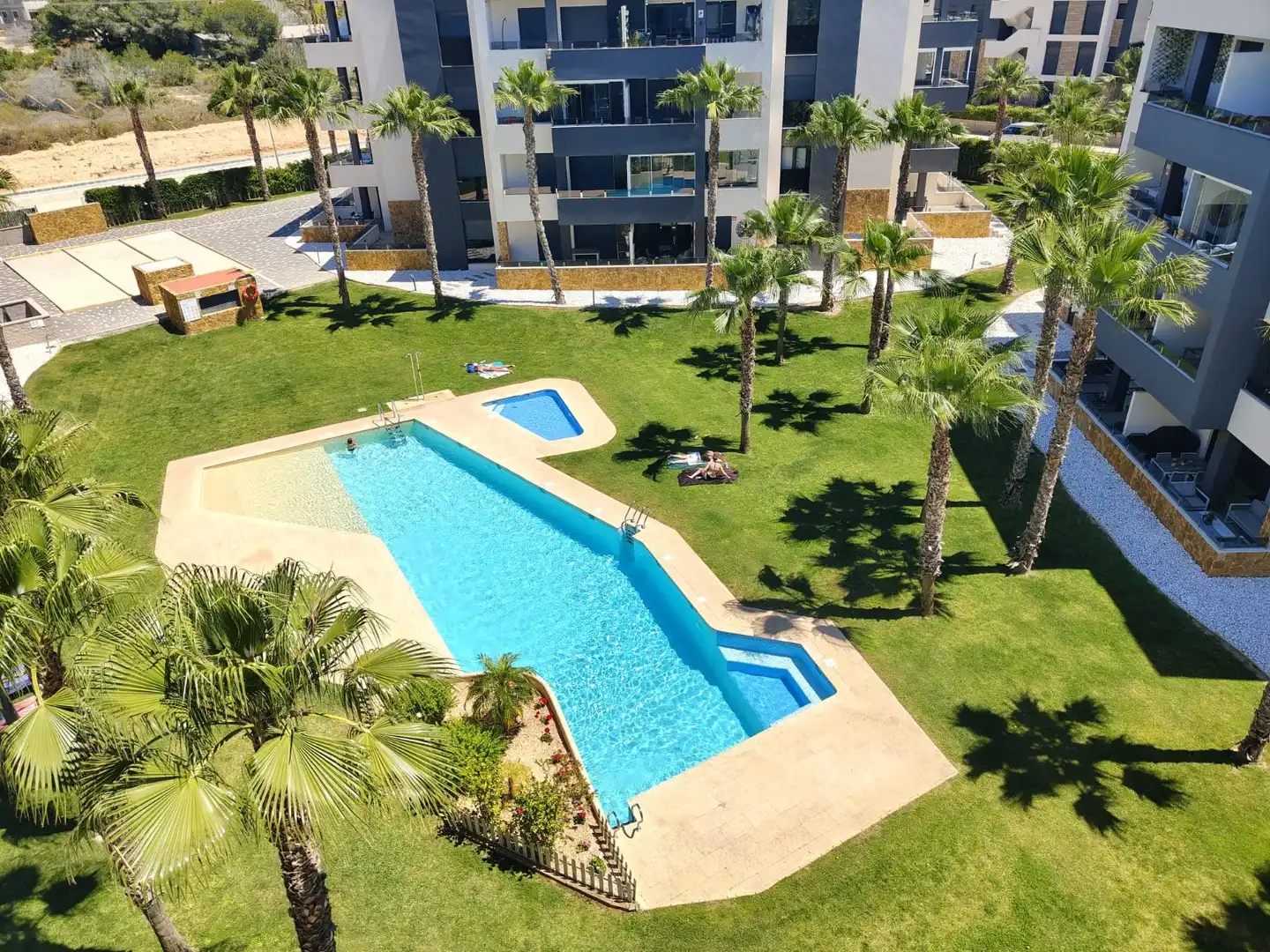 Apartamento con piscina en venta en Orihuela Costa