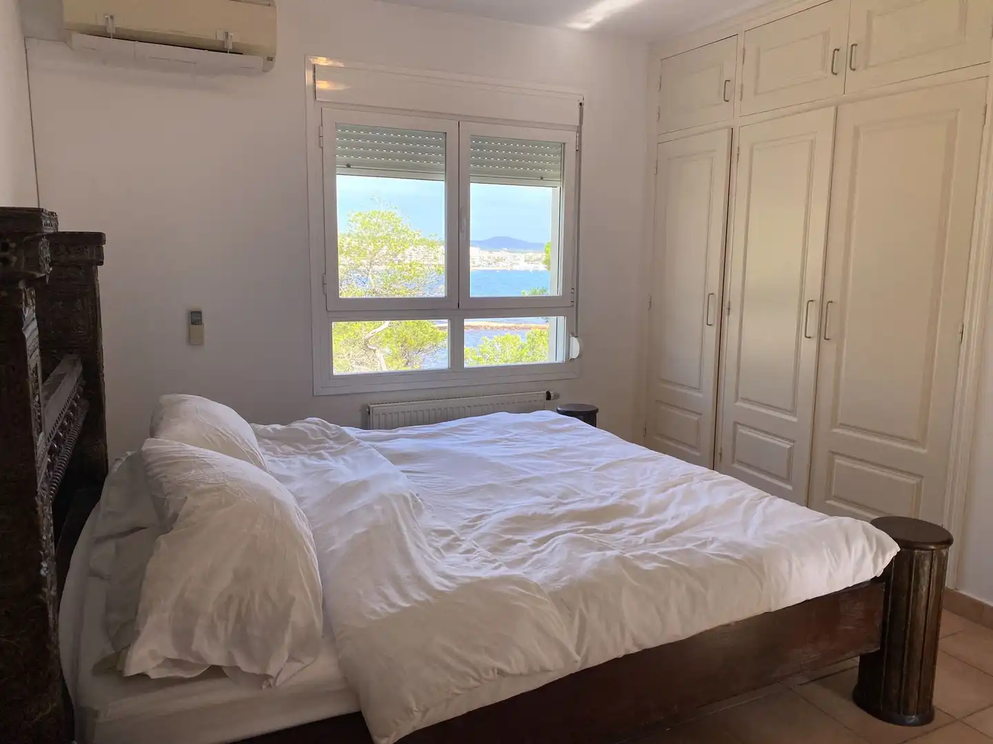 Habitación de Casa adosada en venta en Santa Eulària des Riu con Aire acondicionado, Calefacción y Jardín privado