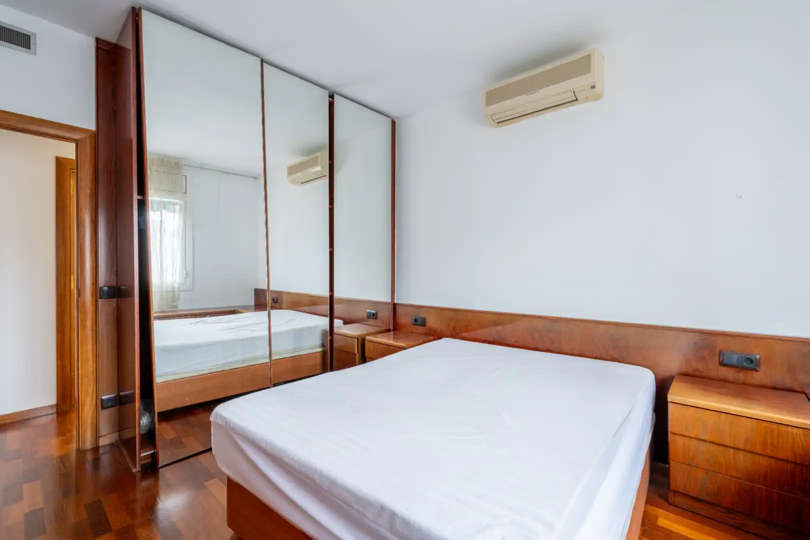 Bedroom of Flat for sale in Gràcia