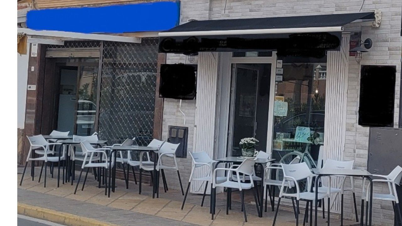 Local en traspaso en Vera con Aire acondicionado, Terraza y Amueblado