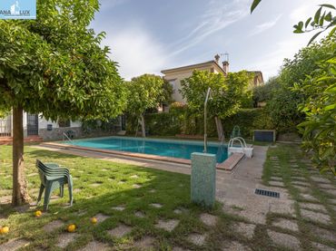 Maison jumelée avec balcon à vendre à Calle de Almajara
