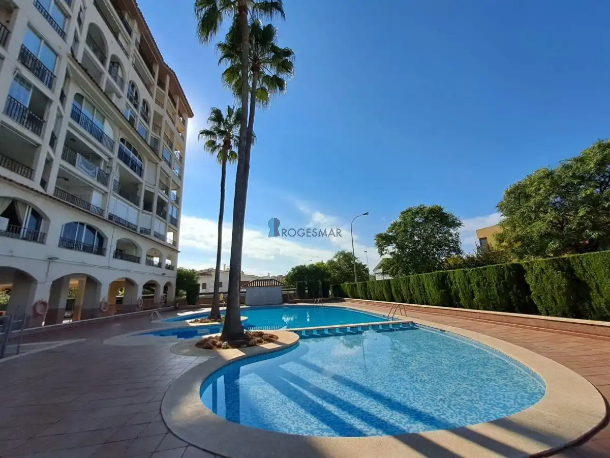 Piscina de Apartament en venda en Benicasim / Benicàssim amb Piscina comunitària