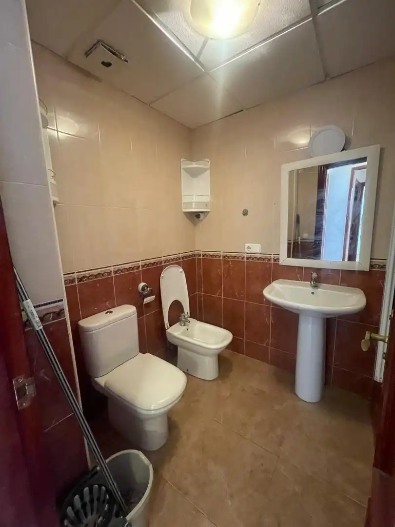 Baño de Piso en venta en Roquetas de Mar con Aire acondicionado