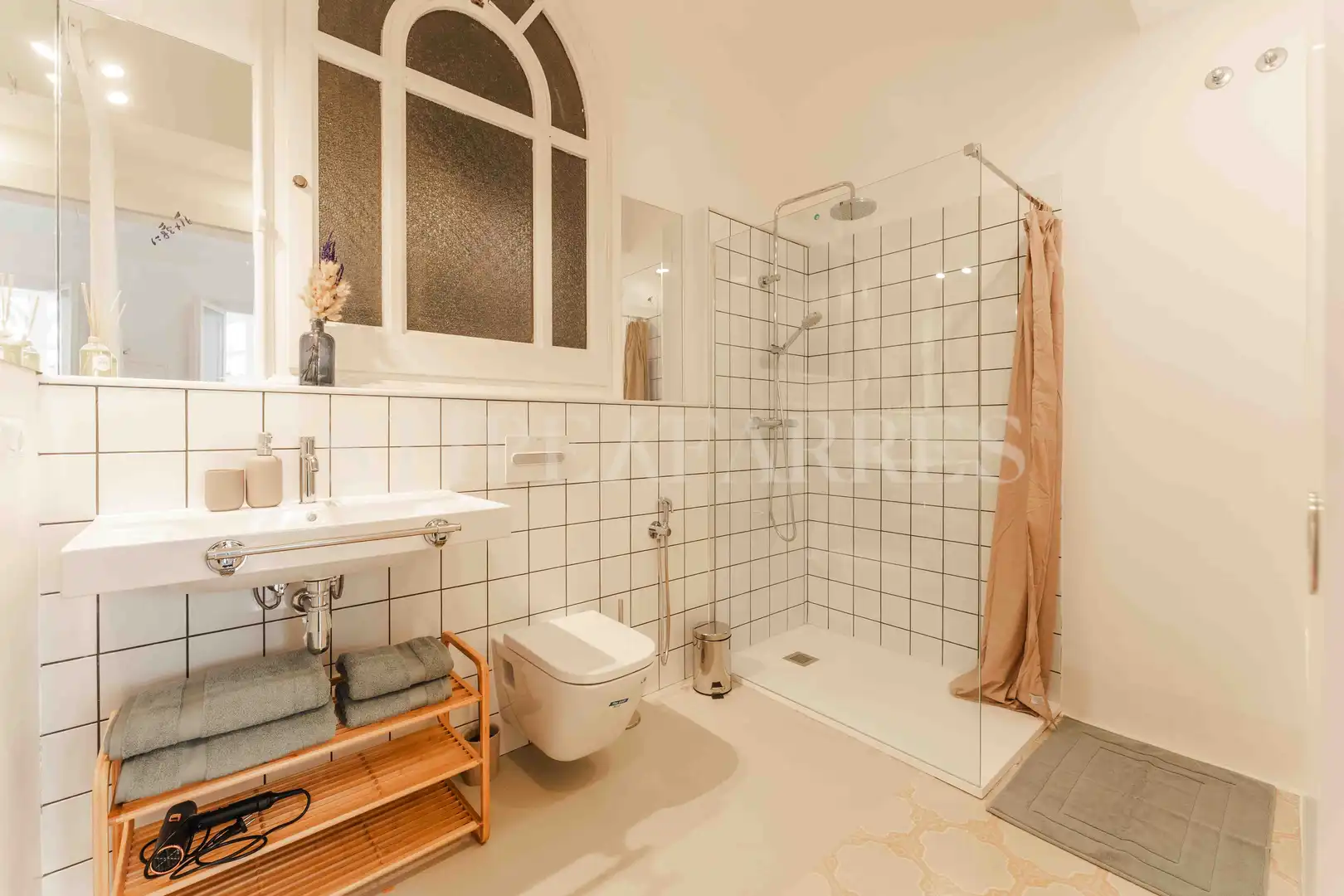 Baño de Piso de alquiler en Barcelona con Aire acondicionado, Calefacción y Amueblado