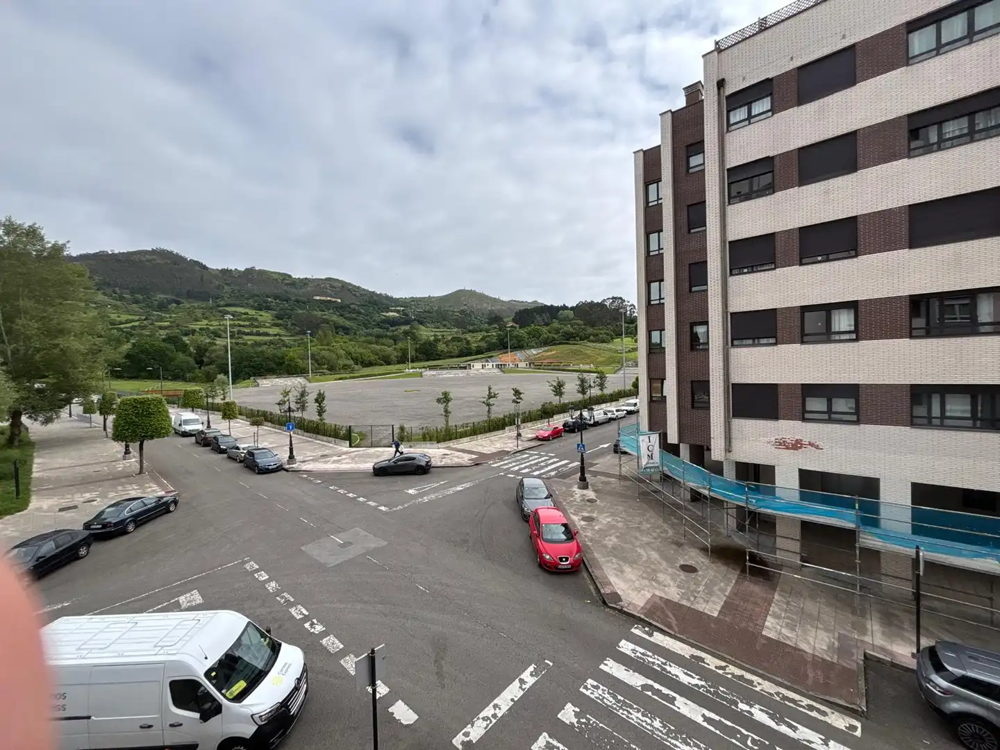 Parking de Piso en venta en Oviedo  con Calefacción, Parquet y Trastero