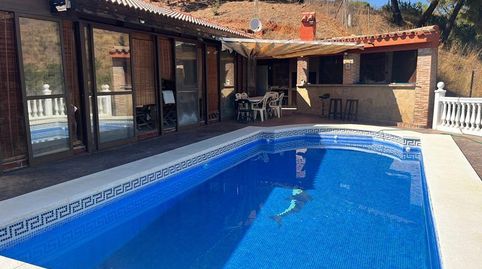 Foto 3 de Casa adosada en venda a Las Lomas, Estepona