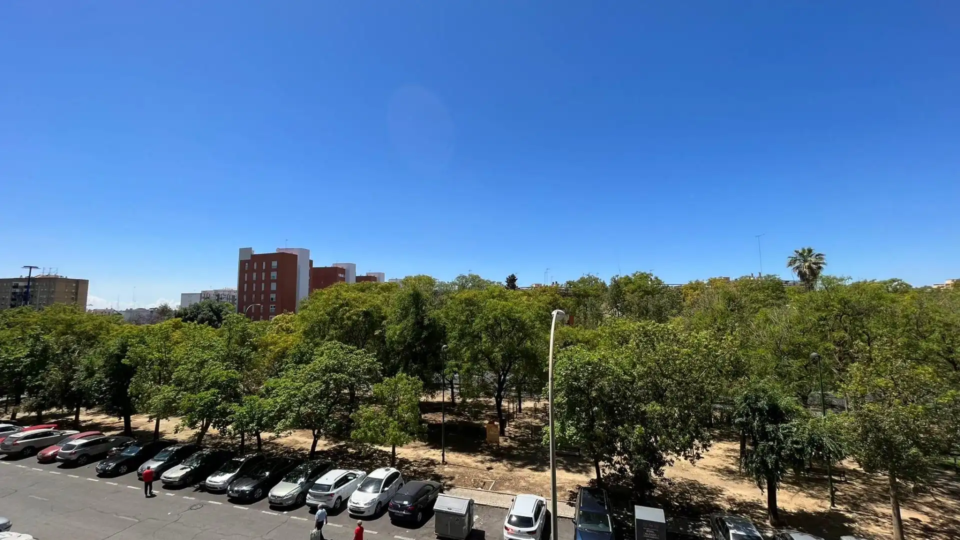 Vista exterior de Piso para compartir en Sevilla con Aire acondicionado y Terraza