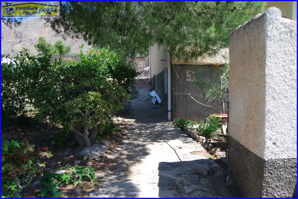 Vista exterior de Casa o xalet en venda en Orihuela amb Jardí privat, Terrassa i Piscina