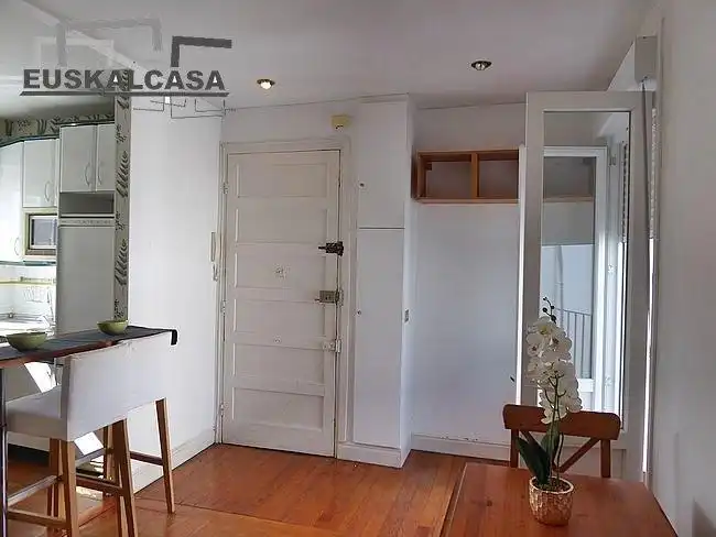 Habitación de Piso en venta en Bilbao  con Calefacción y Balcón