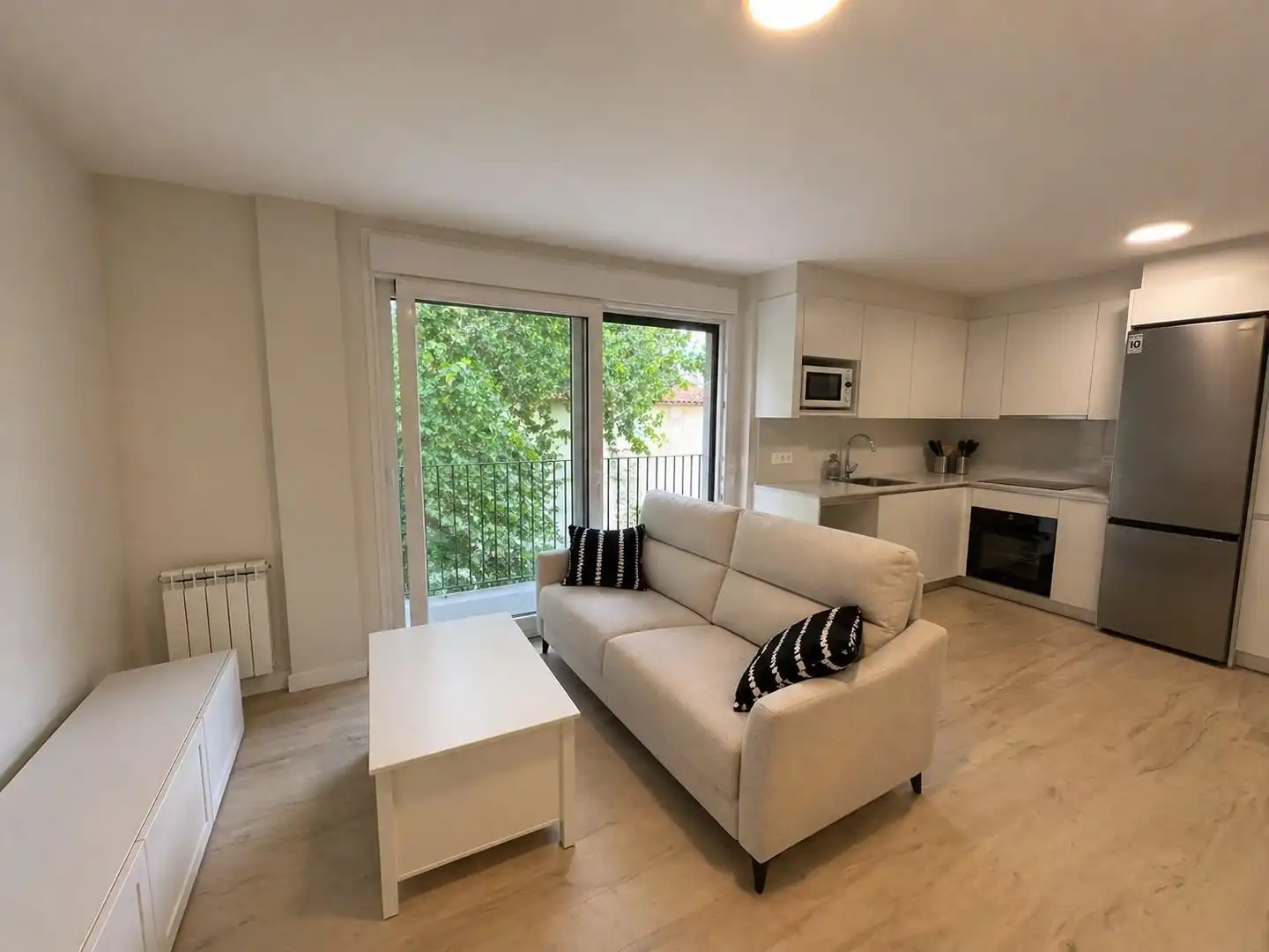 Sala d'estar de Àtic en venda en Olot amb Calefacció, Traster i Balcó