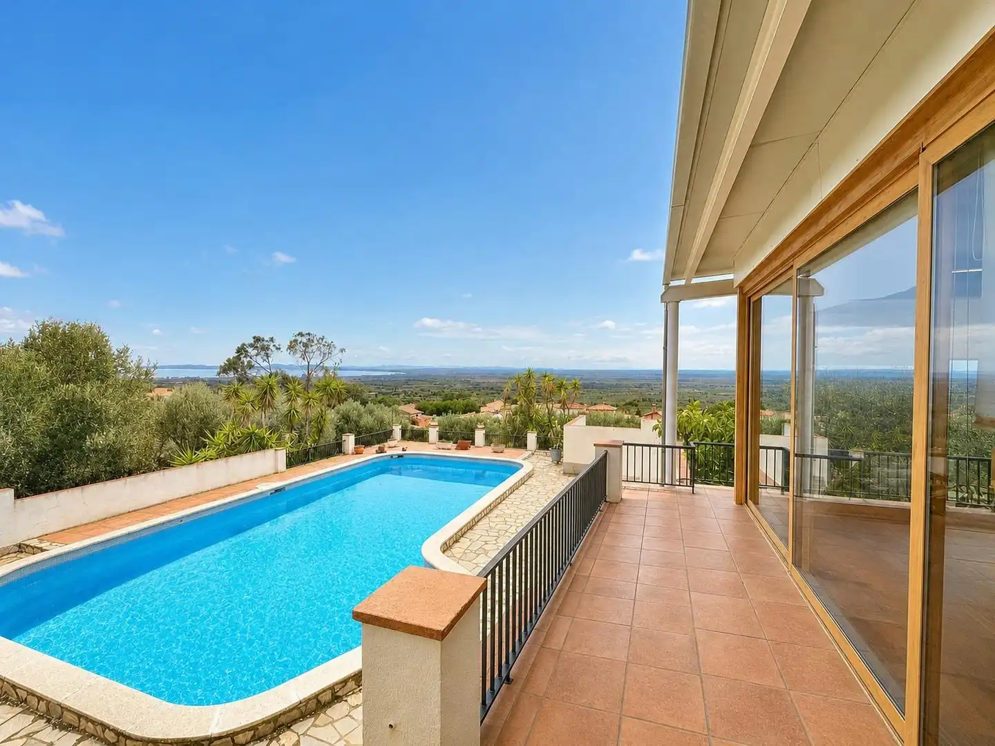 Detached house with pool for sale in Carrer camino Can Muni