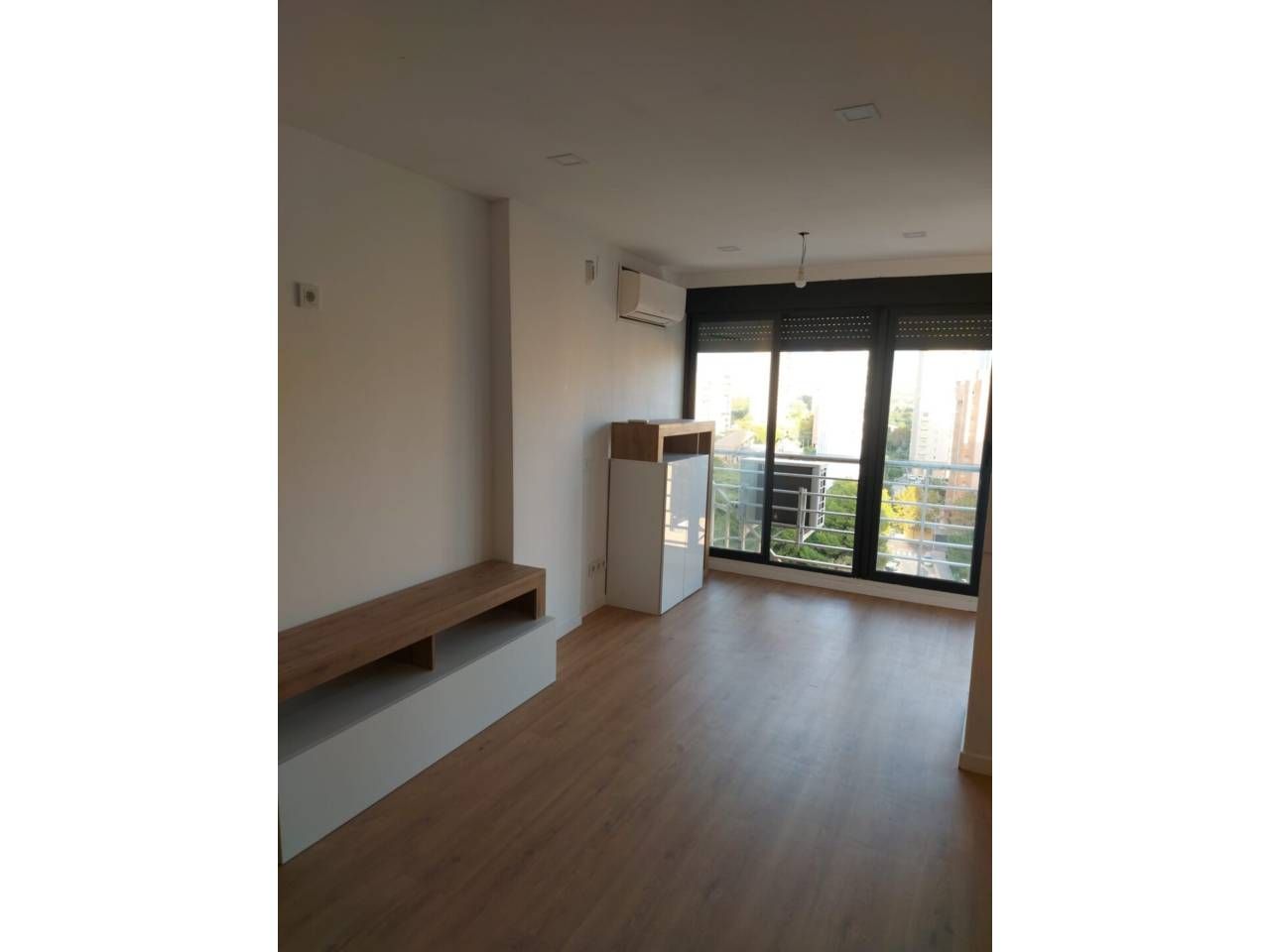 Bedroom of Flat for sale in Benidorm  with Air Conditioner, Parquet flooring and Community pool