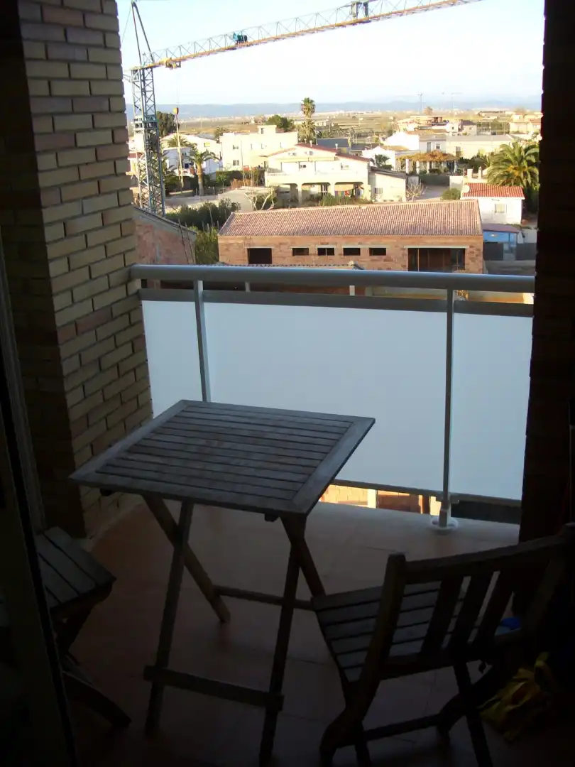 Terraza de Piso en venta en Deltebre con Amueblado, Horno y Lavadora
