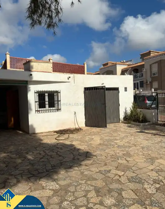 Villa avec piscine à vendre à Playa de los Locos, imagen 2