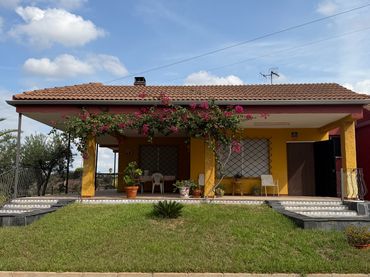 Villa mit Pool zum Verkauf in Madrigal